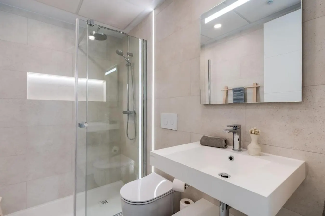 דירות Jade Tower Fuengirola 2Br Perfect Location 0*,