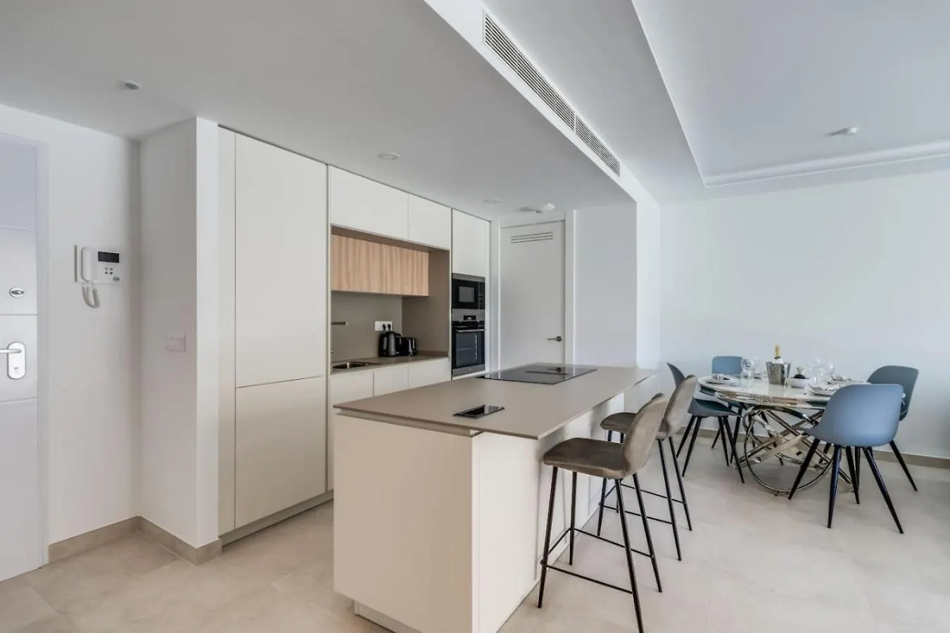 דירות Jade Tower Fuengirola 2Br Perfect Location ספרד